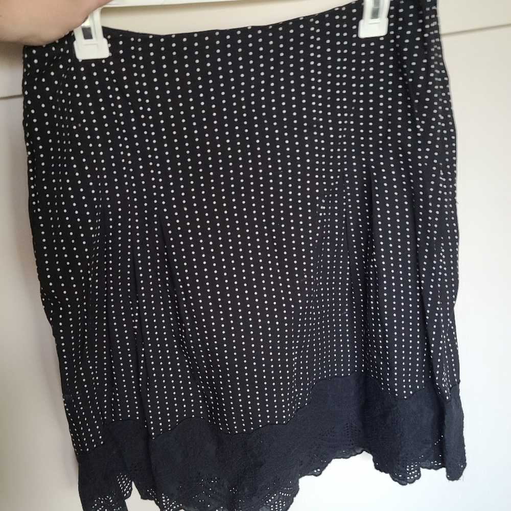 Ann Taylor navy skirt, lace detail, lined, EUC 8